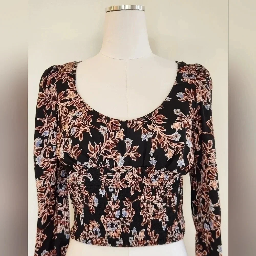 NWT || FREE PEOPLE || Santiago smocked blouse, crop, black, floral, size small